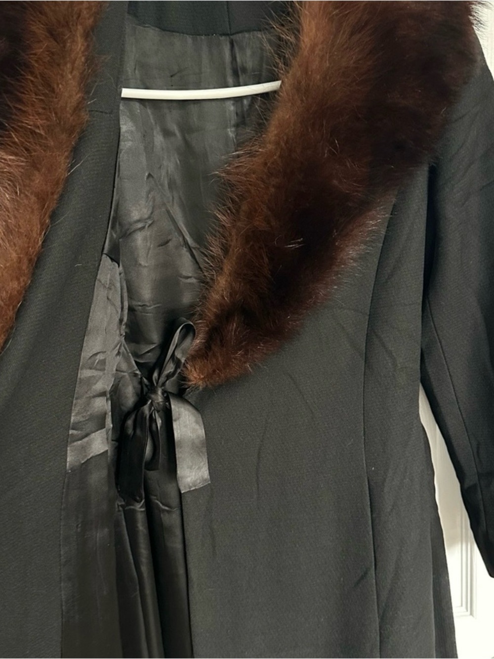 Classic Black Women's Coat with Brown Fur Trim - Picture 11 of 14